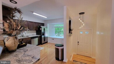 6178 Forest Creek Ct in West Springfield, VA - Building Photo - Building Photo