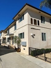 1117 Cochran Ave in Los Angeles, CA - Foto de edificio - Building Photo