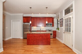 1709 N Crilly Ct in Chicago, IL - Building Photo - Building Photo