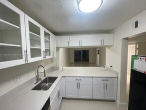 7925 Fairview Dr in Tamarac, FL - Building Photo - Building Photo