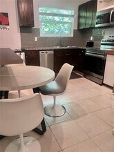 3655 Oak Ave in Miami, FL - Building Photo - Building Photo