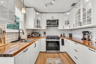 206 Quail Cir in Hutto, TX - Building Photo - Building Photo