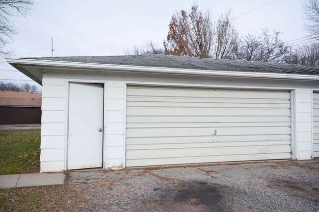 1725 40th St NW in Rochester, MN - Building Photo - Building Photo