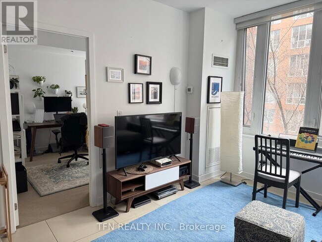 3 Market St. in Toronto, ON - Building Photo - Building Photo