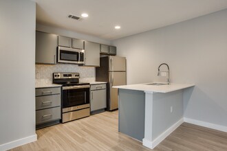 3328 Cedarplaza Ln in Dallas, TX - Building Photo - Building Photo