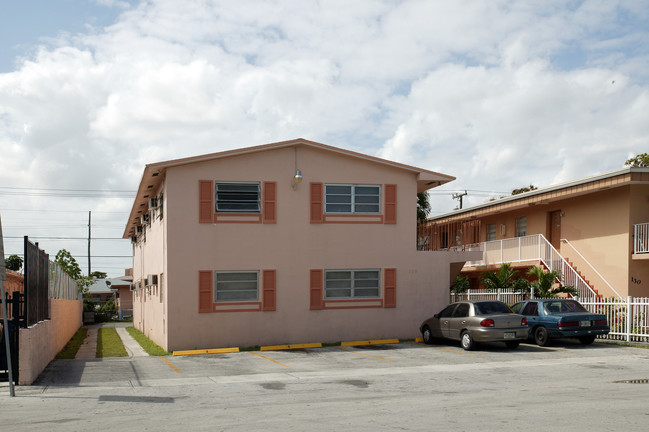 120 W 11th St in Hialeah, FL - Building Photo - Building Photo