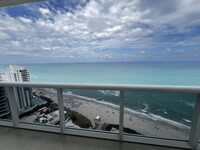 1800 S Ocean Dr, Unit 3002 in Hallandale Beach, FL - Foto de edificio - Building Photo