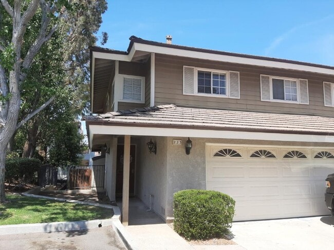 223 Hill Ranch Dr in Thousand Oaks, CA - Building Photo - Building Photo