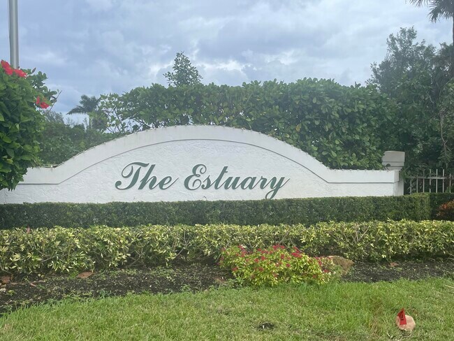 4205 Fairway Dr N in Jupiter, FL - Foto de edificio - Building Photo