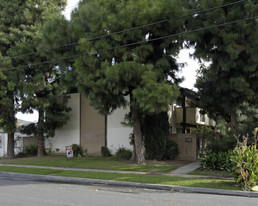 5762 Fullerton Ave Apartments