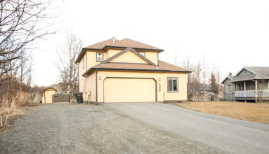 1335 N Cedar Hls Dr in Palmer, AK - Building Photo - Building Photo