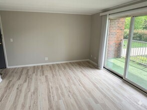 1104 Mercury Dr in Schaumburg, IL - Building Photo - Building Photo
