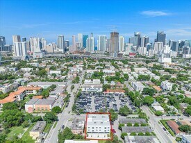 420 SW 7th Ave in Miami, FL - Building Photo