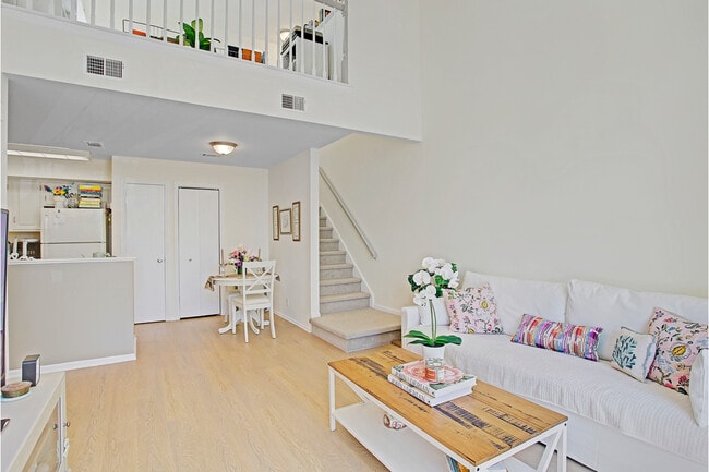 22 Sage Ct in Bedminster, NJ - Building Photo - Building Photo
