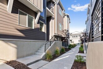 15073 Halter Wy in Bluffdale, UT - Building Photo - Building Photo