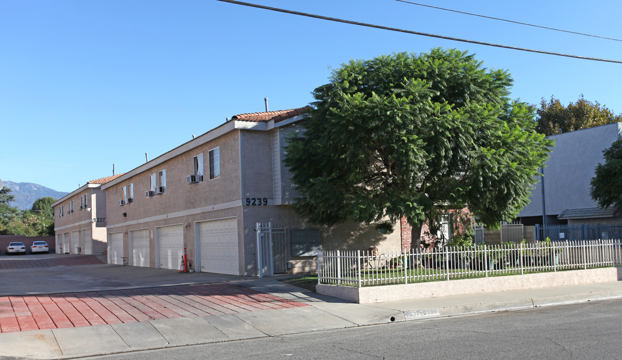 9233-9239 Ramona Blvd in Rosemead, CA - Foto de edificio