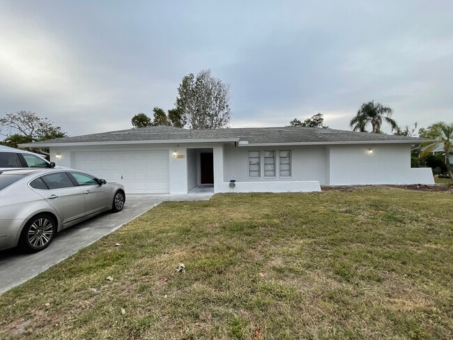 4351 Orange Grove Blvd in North Fort Myers, FL - Building Photo - Building Photo