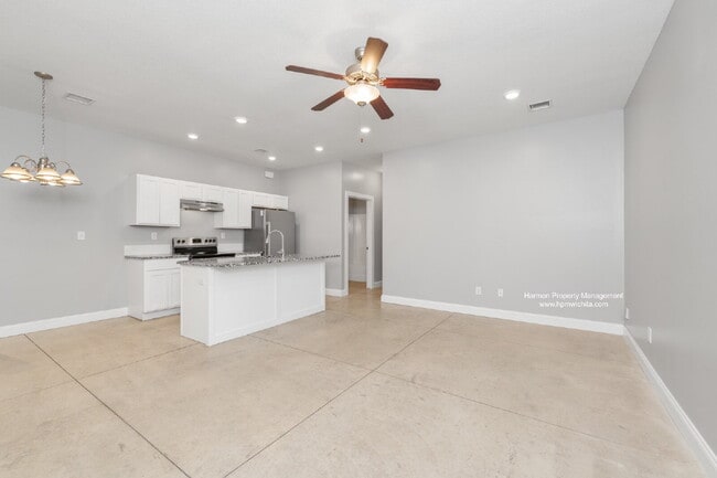 5527 S Handley St in Wichita, KS - Building Photo - Building Photo
