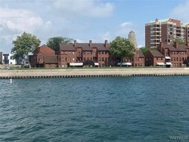 84 Ojibwa Cir in Buffalo, NY - Building Photo