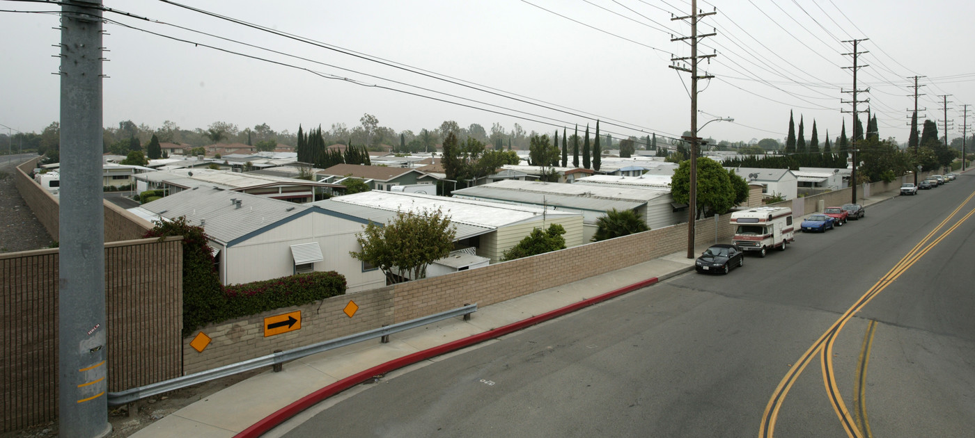 14092 Browning Ave in Tustin, CA - Building Photo