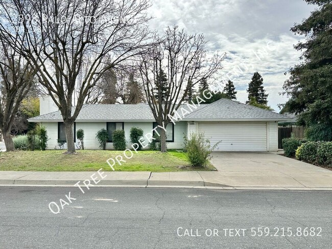 2398 Palo Alto Ave in Clovis, CA - Building Photo - Building Photo