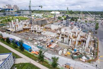 King's Landing at Concord Park Place in Toronto, ON - Building Photo - Building Photo