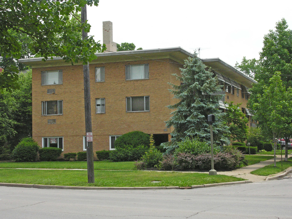 The Evergreen in Lakewood, OH - Building Photo