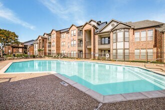 Mission Fairways in Mesquite, TX - Building Photo - Building Photo