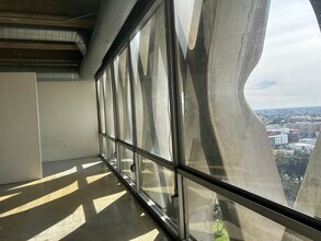 2404 Wilshire Blvd in Los Angeles, CA - Foto de edificio - Building Photo