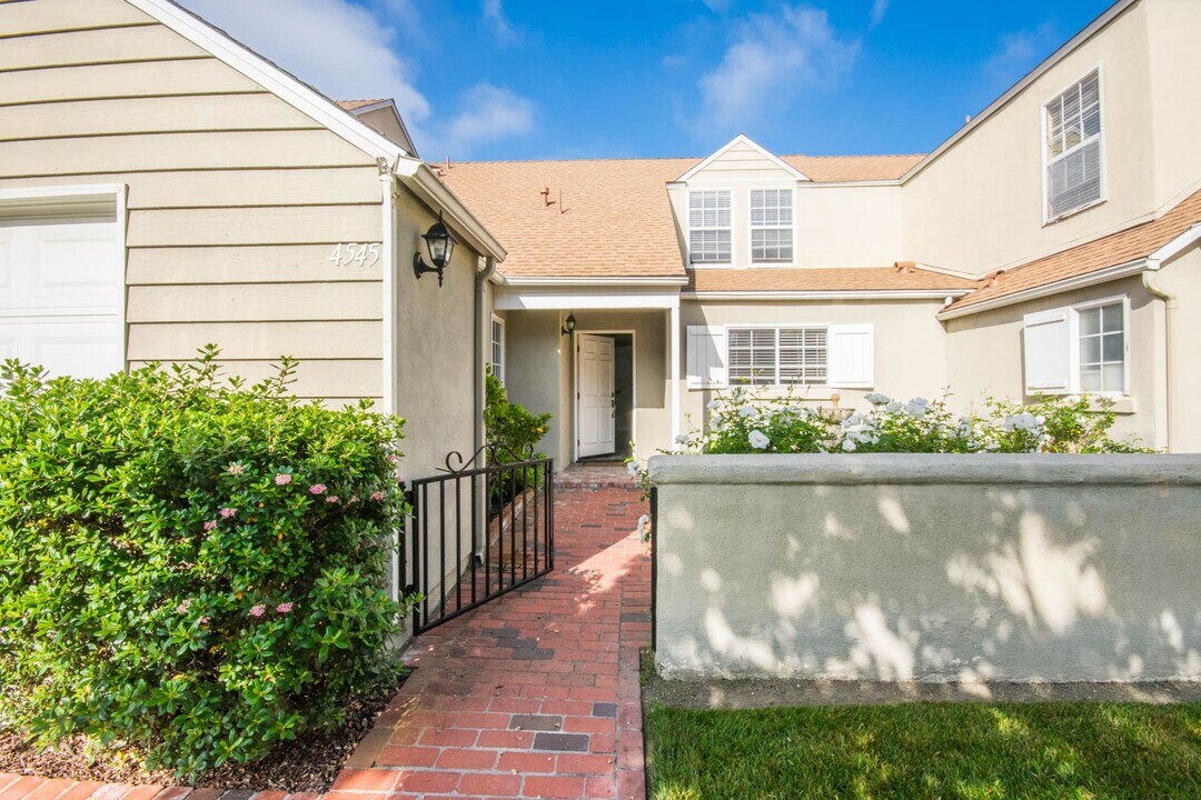 4545 Essex Ct in Carlsbad, CA - Building Photo