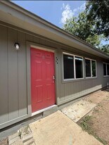 6815 Blue Dawn Trail in Austin, TX - Building Photo