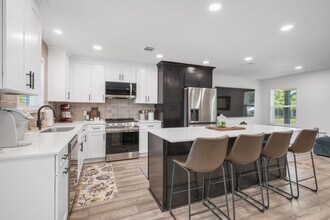 1611 Armistead St in College Station, TX - Foto de edificio - Building Photo