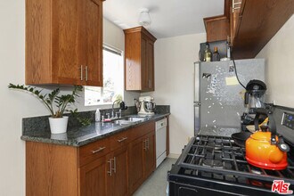 2986 Waverly Dr-Unit -1 in Los Angeles, CA - Building Photo - Building Photo