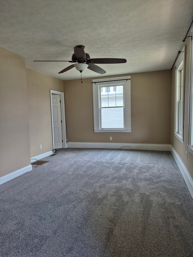 136 N Mantua St in Kent, OH - Building Photo - Building Photo