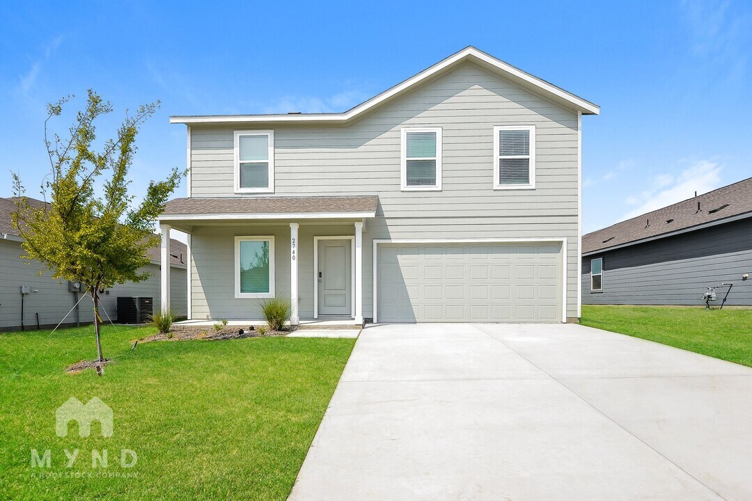 2740 Mistwood Dr in Fort Worth, TX - Building Photo
