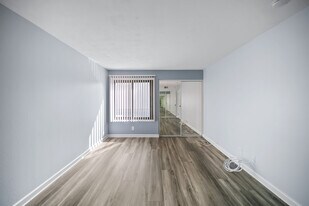 8300 Manitoba St, Unit 216 in Playa Del Rey, CA - Building Photo