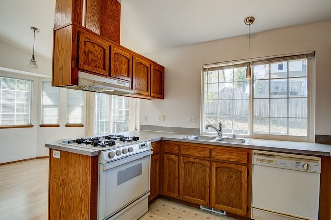 1725 SW Nienhuis St in Oak Harbor, WA - Building Photo - Building Photo