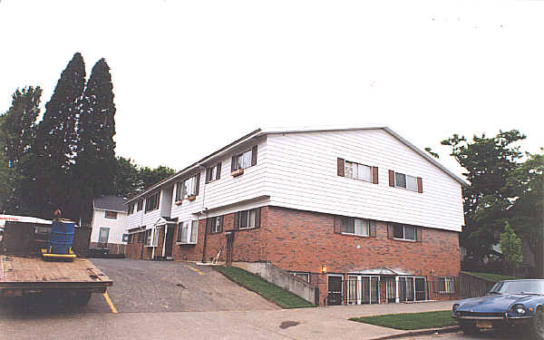 Regal Terrace Apartments in Portland, OR - Building Photo - Building Photo