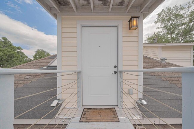 845 Columbia St in Houston, TX - Foto de edificio - Building Photo