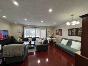 36 Hollyberry Trl in Toronto, ON - Building Photo - Building Photo