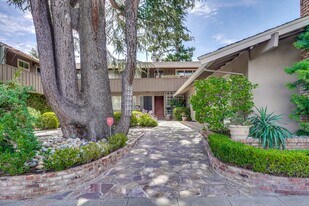 104 Lyell St in Los Altos, CA - Building Photo