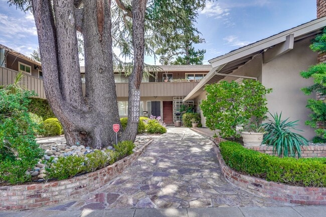 property at 104 Lyell St