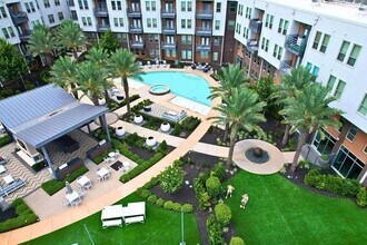 23233 Western Centre Dr, Unit B2 in Katy, TX - Foto de edificio - Building Photo