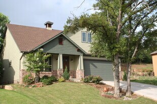 402 Collin St in Argyle, TX - Building Photo