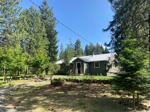 2431 WA-141 in Trout Lake, WA - Building Photo - Building Photo