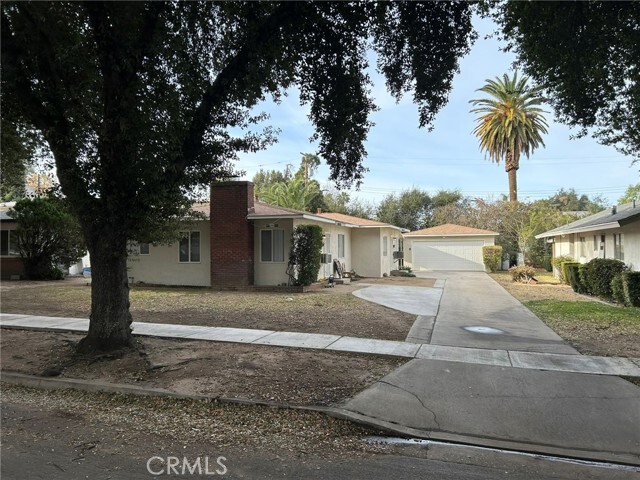 322 La Paloma St in Redlands, CA - Building Photo