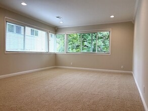 830 University Ave in Palo Alto, CA - Building Photo - Building Photo