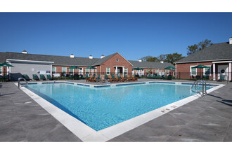 Fairfield Townhomes at Islip in Central Islip, NY - Building Photo - Building Photo