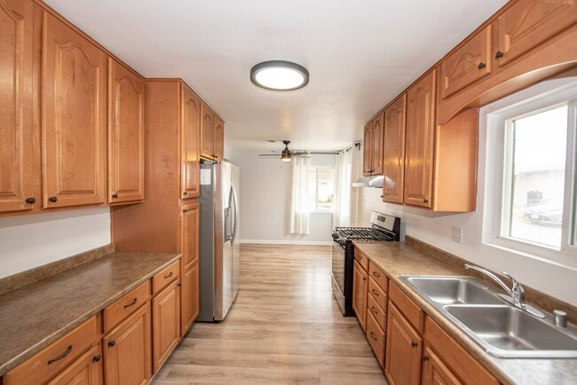 property at 1405 Skyline Dr