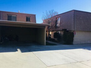 27509 Endeavor St in Agoura Hills, CA - Building Photo - Building Photo